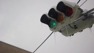 小樽的交通灯被冻住了视频素材模板下载