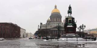 俄罗斯圣彼得堡，一个多云的冬日，以撒广场