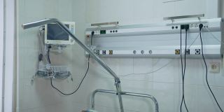加护病房的医疗设备电器在现代医疗中心。在复活室里的先进技术。