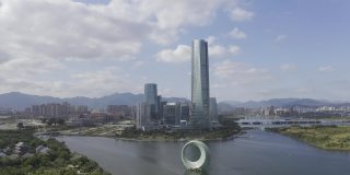 空中视频的摩天大楼在现代花园城市