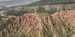 Stob金字塔岩层鸟瞰图，瑞拉山，保加利亚