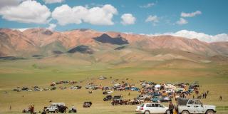 西蒙古族夏季那达慕节人群聚集的时间推移图