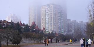 雾中的基辅，2021年11月