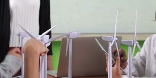 风力涡轮机和技术教室。