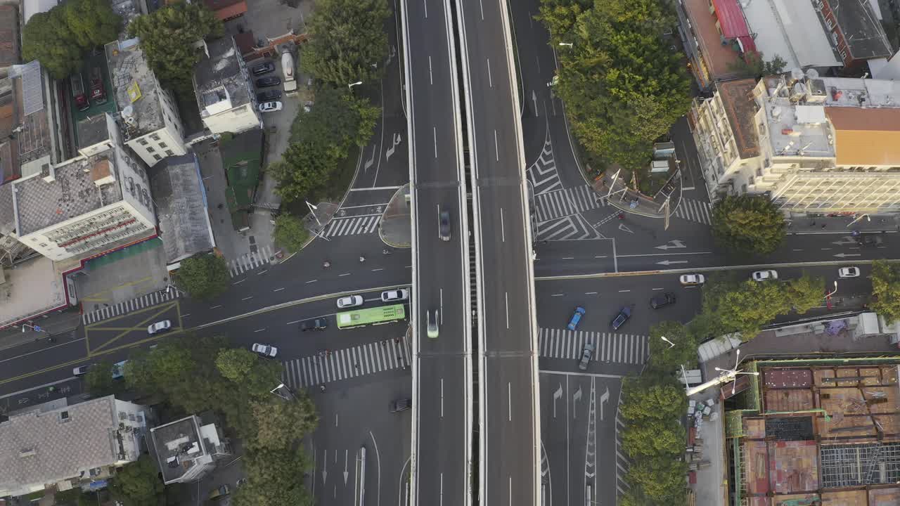 城市建筑综合体十字路口交通航拍