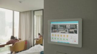 家用自动化控制器应用屏幕，展示控制所有家电设备的智能家居理念视频素材模板下载