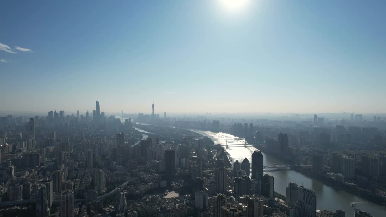 向上倾斜的城市景观在广州，中国