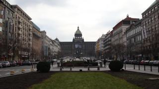 捷克布拉格——2015年1月:温塞斯拉斯广场是捷克首都中心的主要广场之一。视频素材模板下载