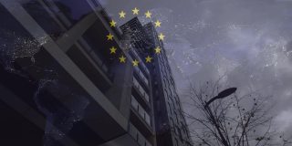 欧盟旗帜在现代城市连接图和高层建筑上的动画