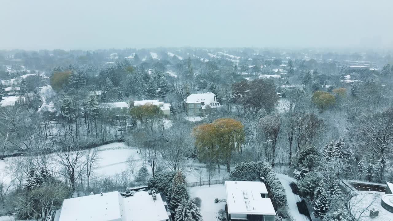鸟瞰图，多伦多的冬天在下雪