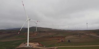 风力发电厂与风力涡轮机发电绿色能源
