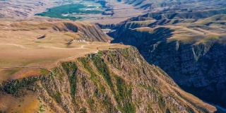 中国新疆大峡谷鸟瞰图。