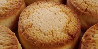 典型的西班牙polvoron。传统口味的奶油甜酥饼。宏