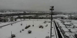 冬天无人机拍摄到的信号塔