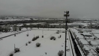 冬天无人机拍摄到的信号塔视频素材模板下载