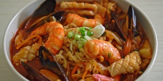 串烧——韩国海鲜面汤——韩国菜式