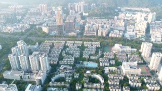中国深圳密集的房屋和城市道路视频素材模板下载