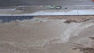 雨后道路被洪水淹没视频素材模板下载