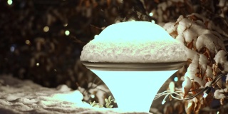 花园灯覆盖着厚厚的一层新鲜的白色蓬松的雪