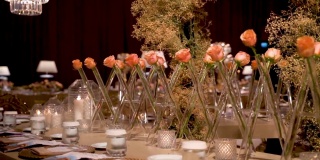橙色婚礼装饰，现代时尚的餐桌装饰