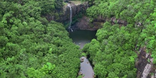 鸟瞰峡谷——毛里求斯附近的河谷国家公园