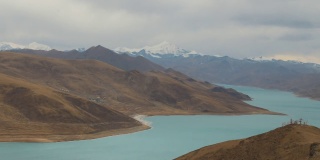 西藏羊卓雍措湖