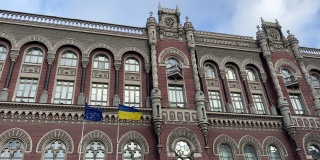 乌克兰国家银行大楼位于基辅佩赫尔斯基区历史悠久的Lipki地区。这座建筑是按照意大利文艺复兴风格建造的，结合了意大利北部哥特式建筑和早期文艺复兴的元素