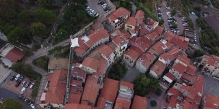 无人机拍摄了意大利利古里亚的文蒂米利亚阿尔塔市。在利古里亚的里维埃拉省，无人机拍摄了美丽的全景