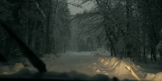 雪夜驾车