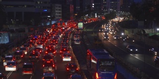 雅加达苏迪曼高速公路交通堵塞