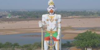 印度最大的哈努曼雕像，174英尺高，在斯里kakulam附近开始建造