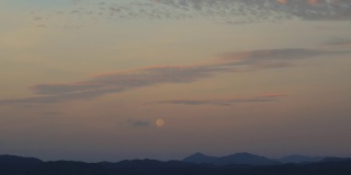 海棠湾的月亮在日出时间推移，三亚，中国