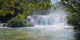 Skradinski瀑布是Krka国家公园最壮观的瀑布。