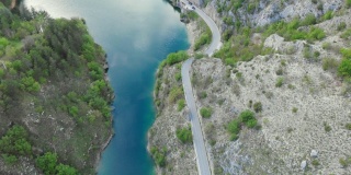 航拍美丽的圣多梅尼科湖，位于意大利阿布鲁佐的拉奎拉省。假日旅游的最佳地点;上的观点。