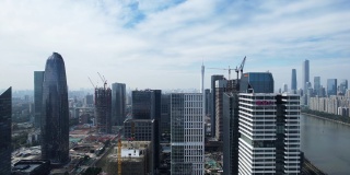 俯瞰广州琶洲的摩天大楼
