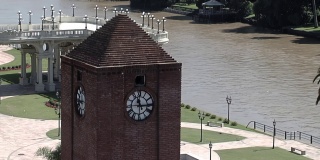 阿根廷布宜诺斯艾利斯省，Tigre, Lujan河沿岸的Tigre，尊敬的审议委员会的钟楼。