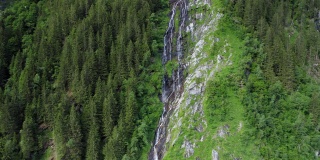 奥地利蒂罗尔瀑布鸟瞰图
