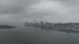 下雨天的海滨城市风光视频素材模板下载