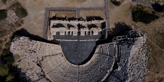 鸟瞰图。位于土耳其帕塔拉的利西亚文明古剧场遗址。Patara古玩城。