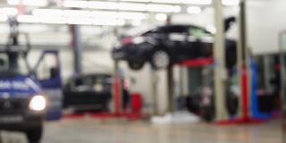 提出汽车在专业维修服务过程中，背景不明。