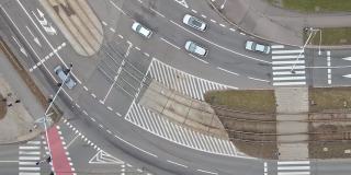 城市交通十字路口，鸟瞰图