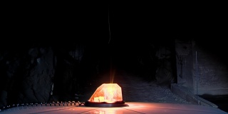 阿根廷巴塔哥尼亚的托比奥，井下矿车顶部的警笛灯。