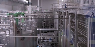 现代化牛奶加工厂的自动化生产