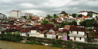 日惹河畔的贫民窟