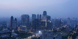 拂晓时分雅加达的摩天大楼景观