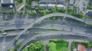 印度尼西亚雅加达高速公路上立交桥的鸟瞰图视频素材模板下载