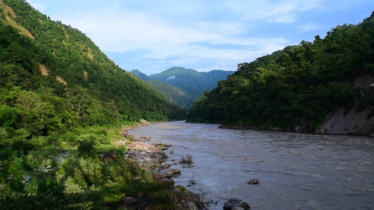 瑞诗凯诗的山和恒河景观