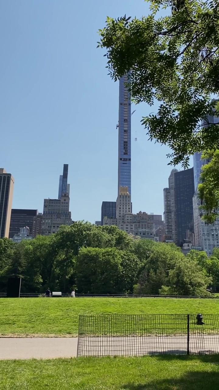 纽约的摩天大楼，中央公园。在曼哈顿建造一座塔