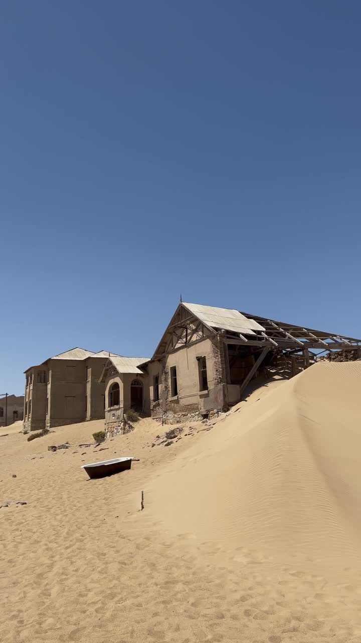 纳米比亚被遗弃的城市Kolmanskop。古城，非洲沙漠中的沙漠