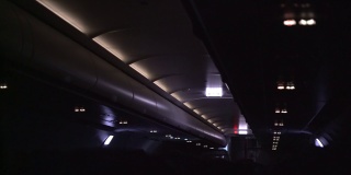 飞机座舱采用LED照明